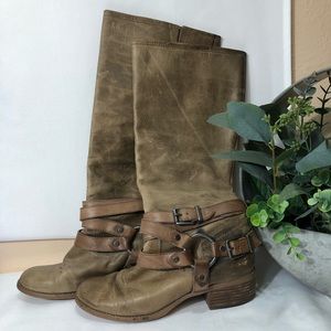 GUC Beautiful Gianni Bini Distressed Leather Boots